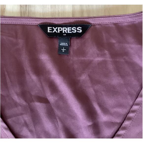 2 Express Tops Cream and Purple Blouse With Gold Zipper Size Large - Picture 3 of 6